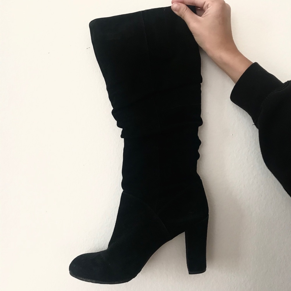 Black heeled boots